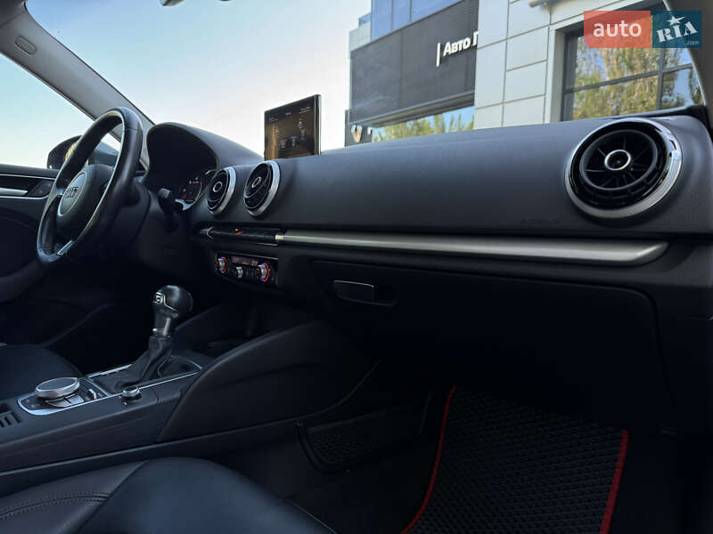 Седан Audi A3 2015 в Одесі