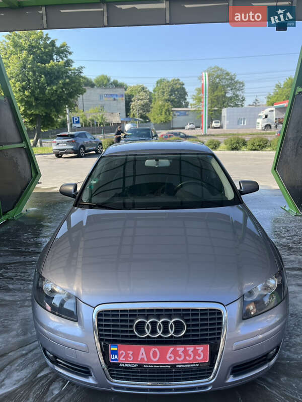 Хэтчбек Audi A3 2005 в 
