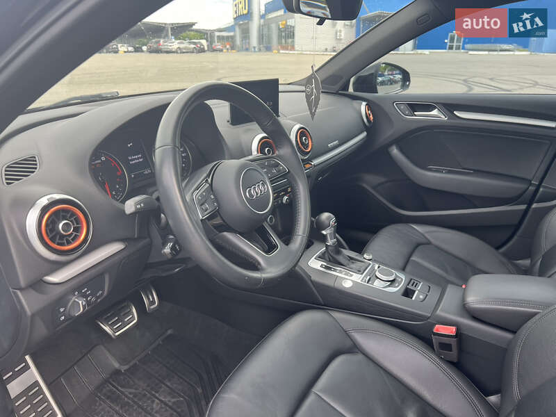 Седан Audi A3 2017 в Киеве