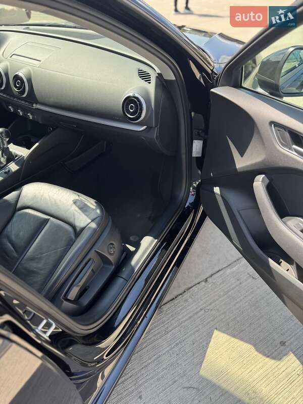 Хэтчбек Audi A3 2015 в Черновцах