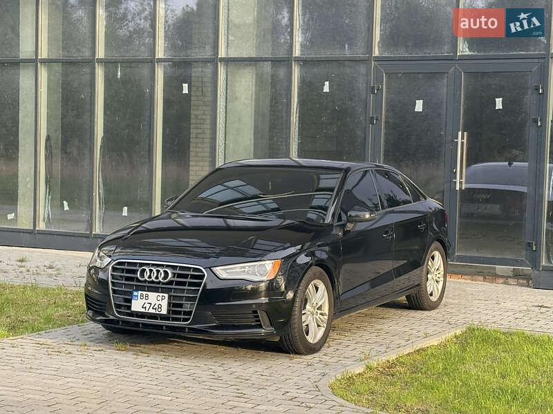 Седан Audi A3 2015 в Рівному