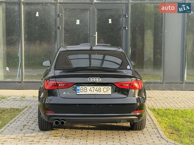 Седан Audi A3 2015 в Рівному