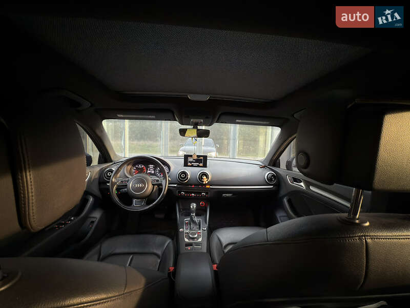 Седан Audi A3 2015 в Рівному