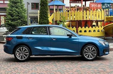 Хэтчбек Audi A3 2021 в 
