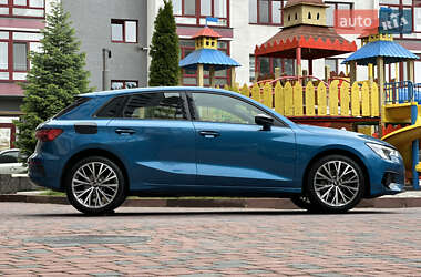 Хэтчбек Audi A3 2021 в 