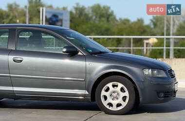 Хэтчбек Audi A3 2005 в 