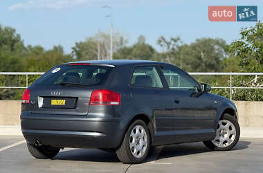 Хэтчбек Audi A3 2005 в 