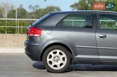 Хэтчбек Audi A3 2005 в 