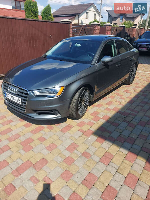 Седан Audi A3 2015 в Рівному
