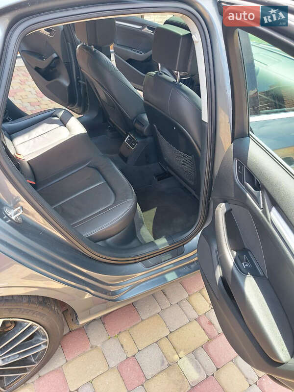 Седан Audi A3 2015 в Рівному