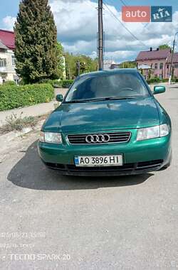 Хетчбек Audi A3 1999 в 