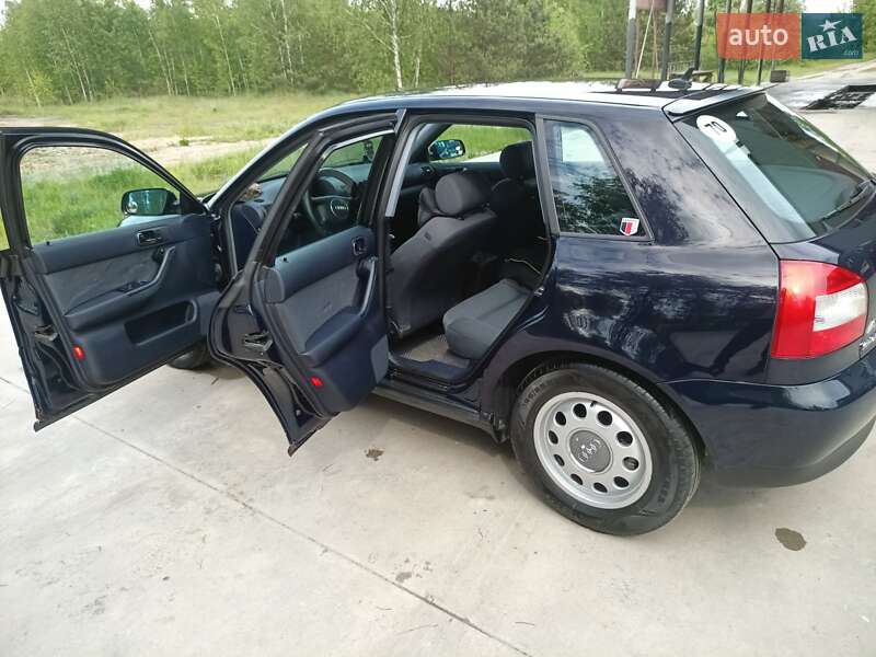 Хэтчбек Audi A3 2001 в Славуте