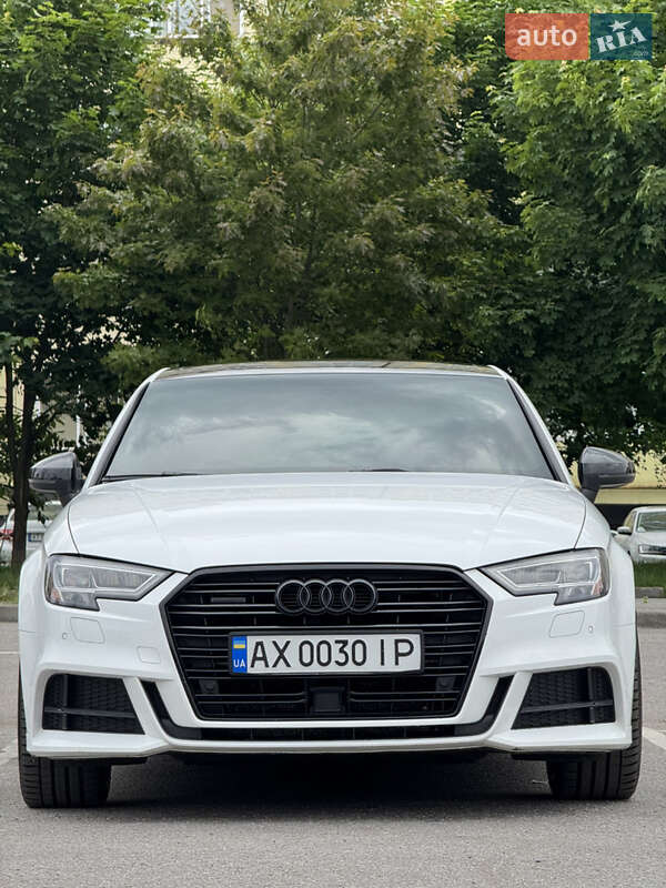 Седан Audi A3 2017 в Ивано-Франковске