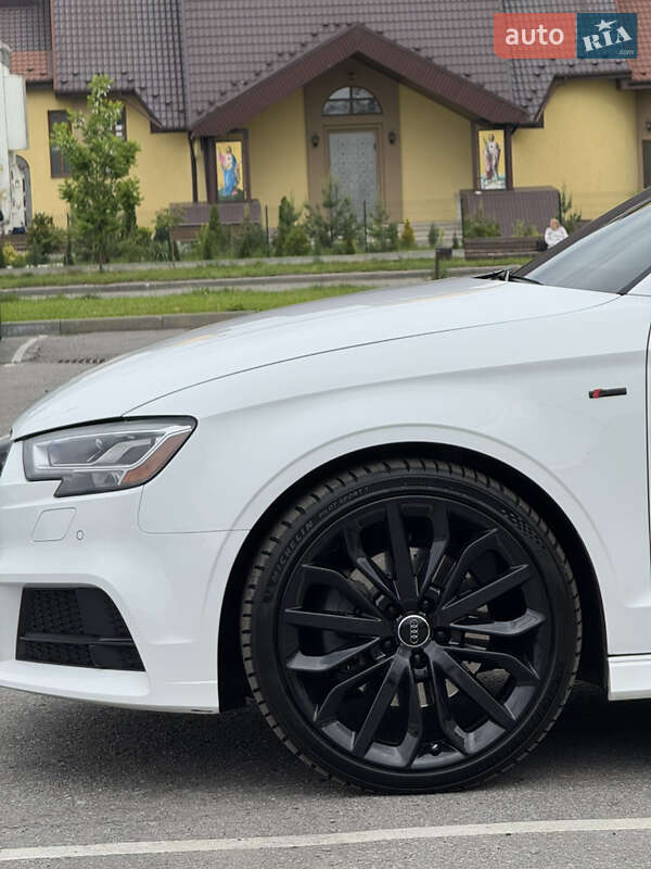 Седан Audi A3 2017 в Ивано-Франковске