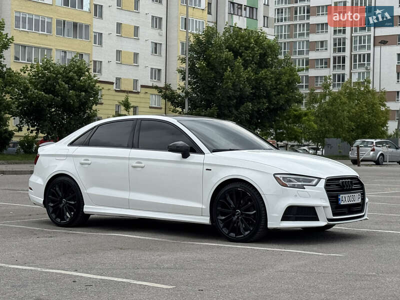 Седан Audi A3 2017 в Ивано-Франковске