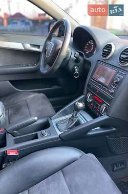 Хэтчбек Audi A3 2011 в 