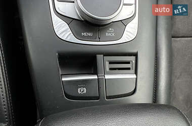 Хэтчбек Audi A3 2013 в 