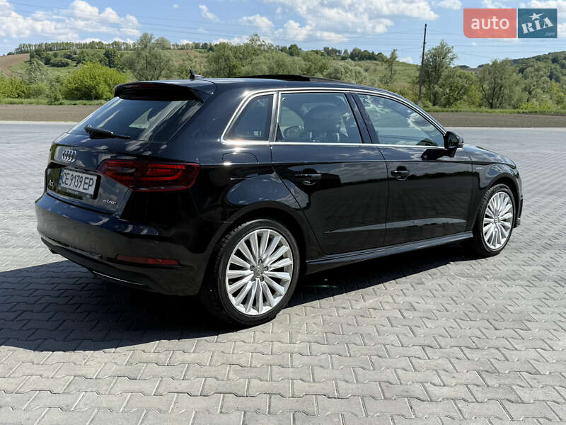 Хетчбек Audi A3 2015 в Чернівцях