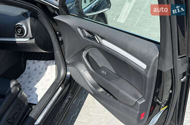 Хэтчбек Audi A3 2015 в 