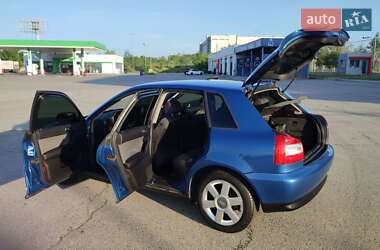 Хэтчбек Audi A3 2003 в 