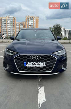 Седан Audi A3 2022 в 