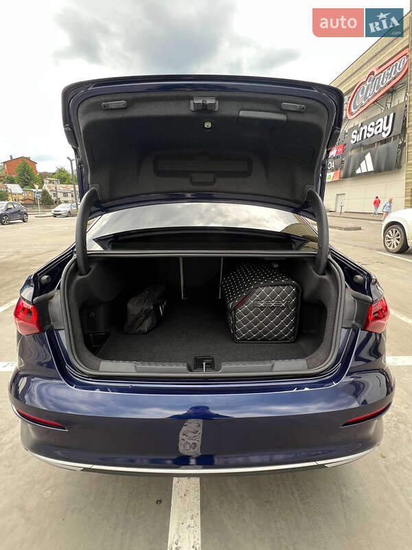 Седан Audi A3 2022 в Львове