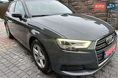 Хэтчбек Audi A3 2019 в 