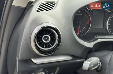 Хэтчбек Audi A3 2016 в 