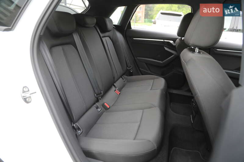 Хэтчбек Audi A3 2022 в Харькове