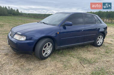 Хэтчбек Audi A3 2000 в 