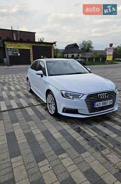 Хэтчбек Audi A3 2018 в 