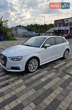 Хэтчбек Audi A3 2018 в 