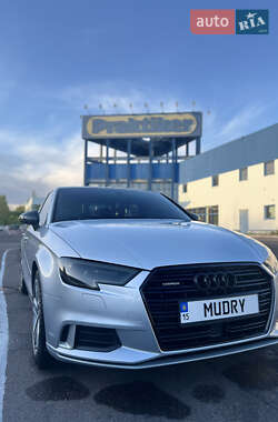 Седан Audi A3 2018 в Николаеве