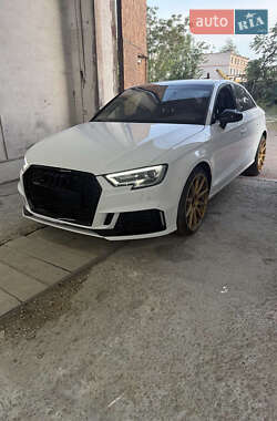 Хэтчбек Audi A3 2016 в 