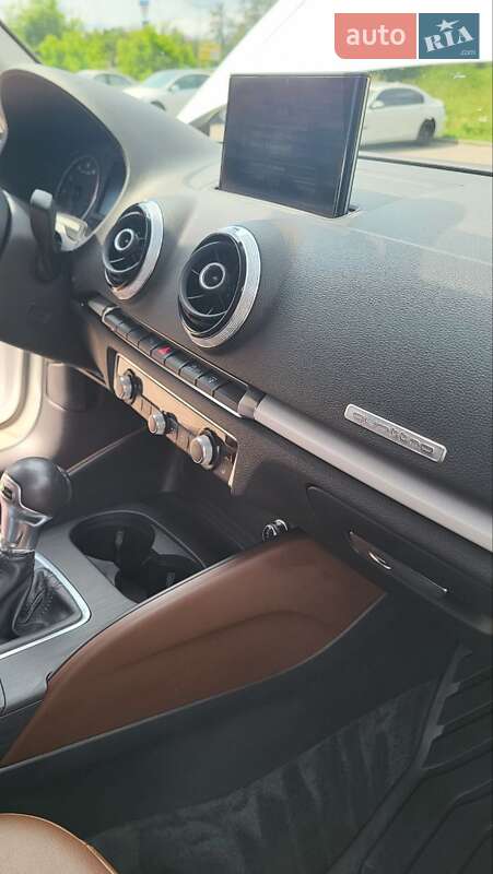 Седан Audi A3 2016 в Киеве