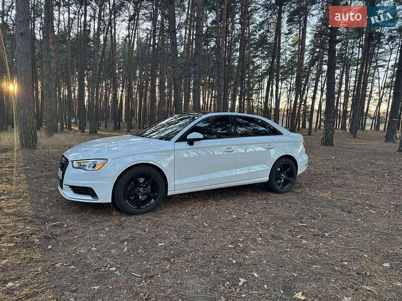 Седан Audi A3 2015 в Киеве