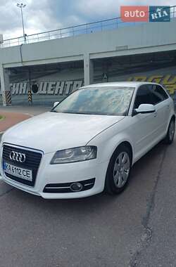 Хэтчбек Audi A3 2013 в 