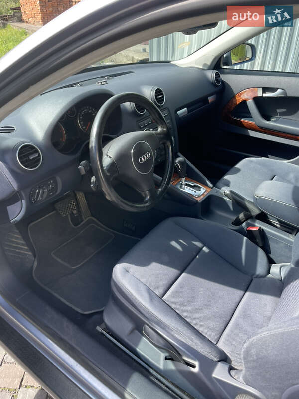 Хэтчбек Audi A3 2004 в Мукачево
