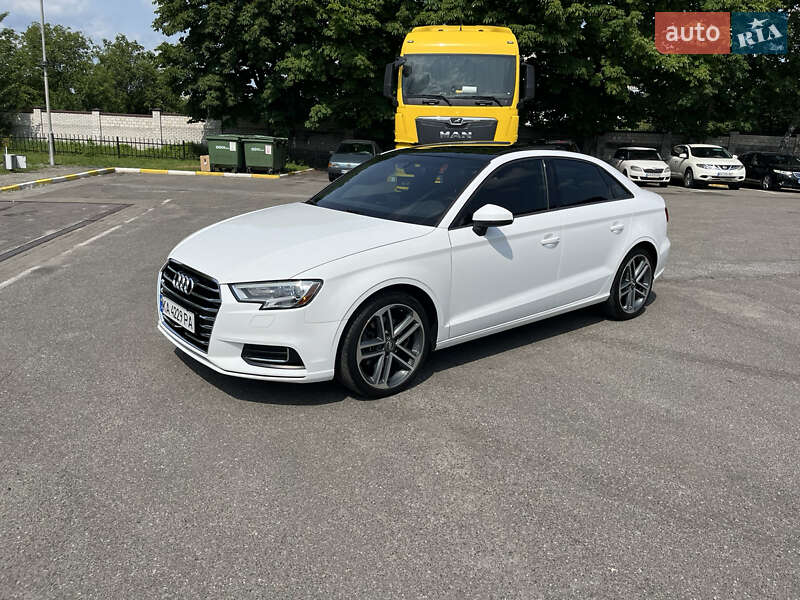 Седан Audi A3 2016 в Киеве