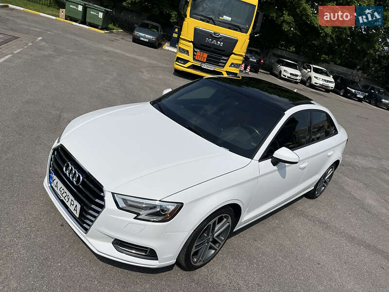 Седан Audi A3 2016 в Киеве
