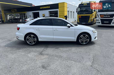 Седан Audi A3 2016 в 