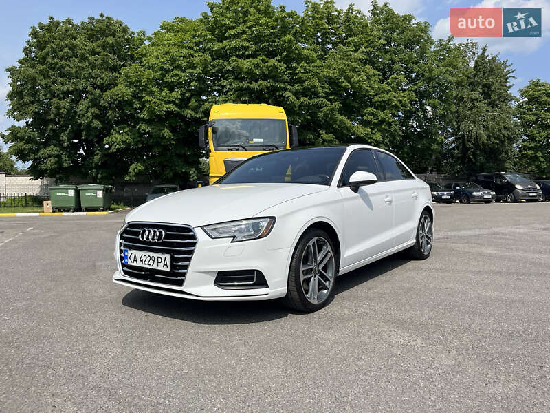 Седан Audi A3 2016 в Киеве