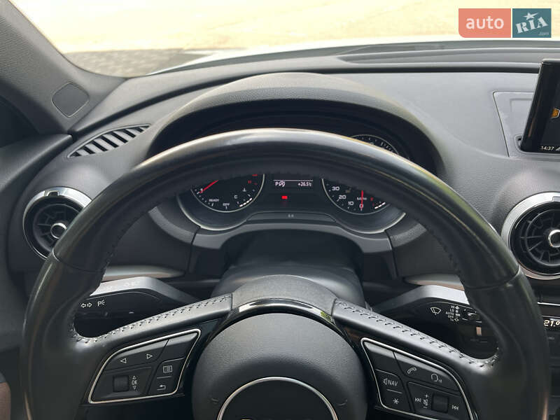 Седан Audi A3 2016 в Киеве