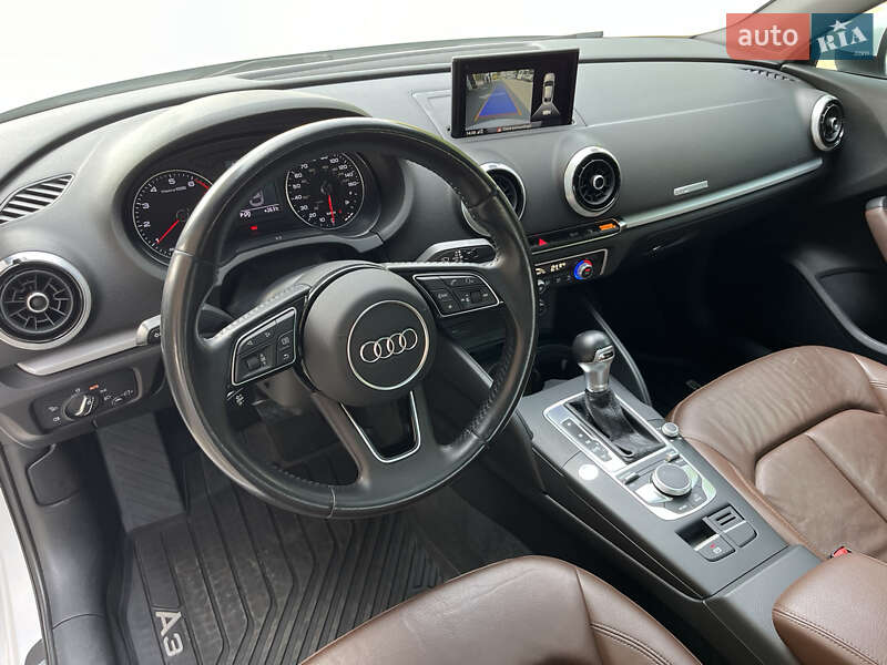 Седан Audi A3 2016 в Киеве