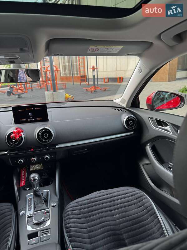 Седан Audi A3 2016 в Киеве