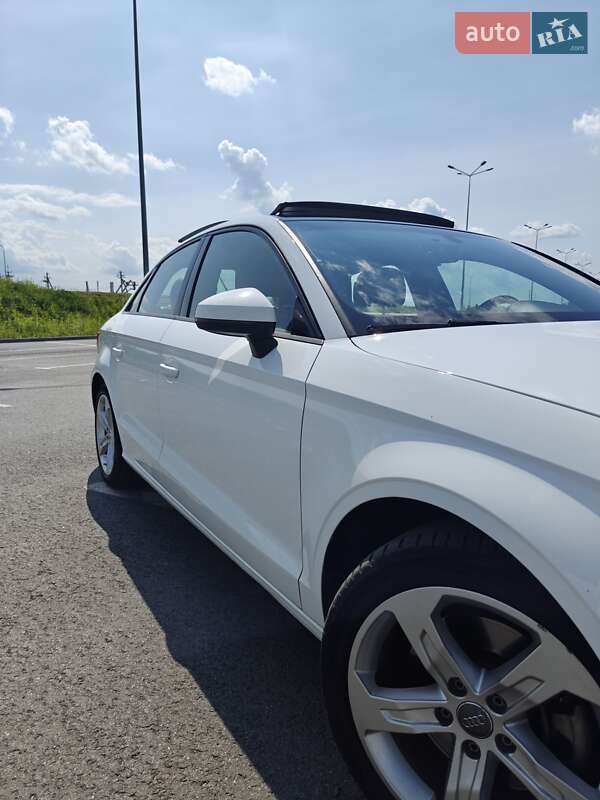 Седан Audi A3 2017 в Львове