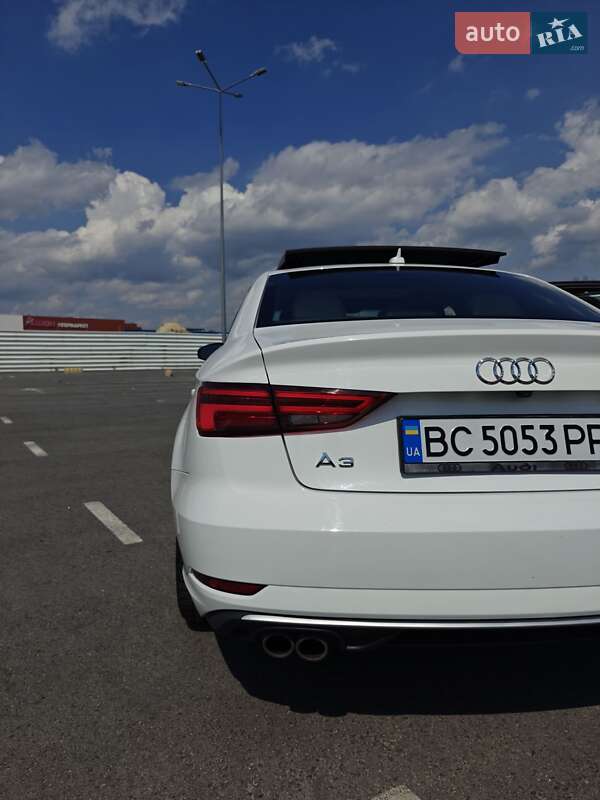 Седан Audi A3 2017 в Львове