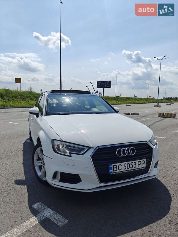 Седан Audi A3 2017 в Львове