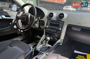 Хэтчбек Audi A3 2011 в 