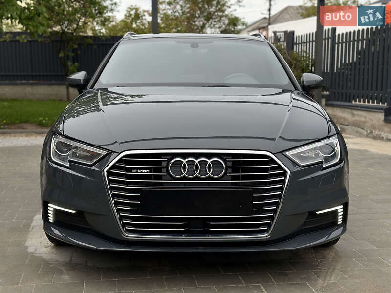 Хэтчбек Audi A3 2017 в Львове